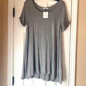 Carslase large gray top women. Great with leggings or jeggings.